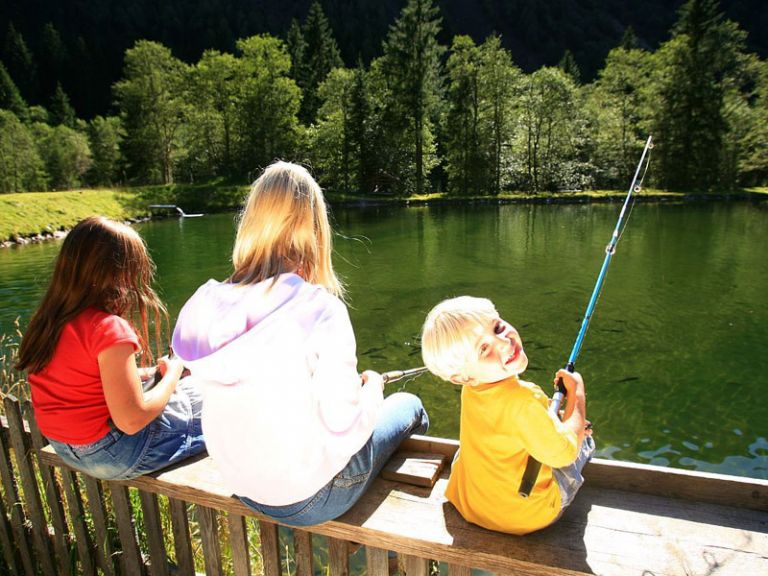 Fischen auf der Waldhäuslalm in Schladming