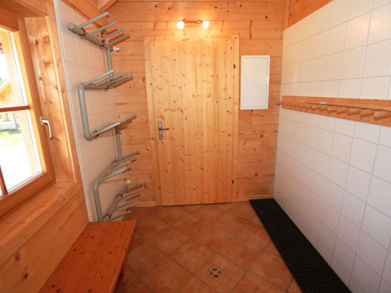 Vorraum mit Skischuhtrockner