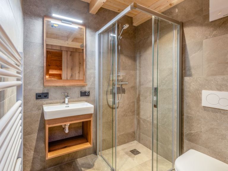 Jedes Zimmer mit DU/WC